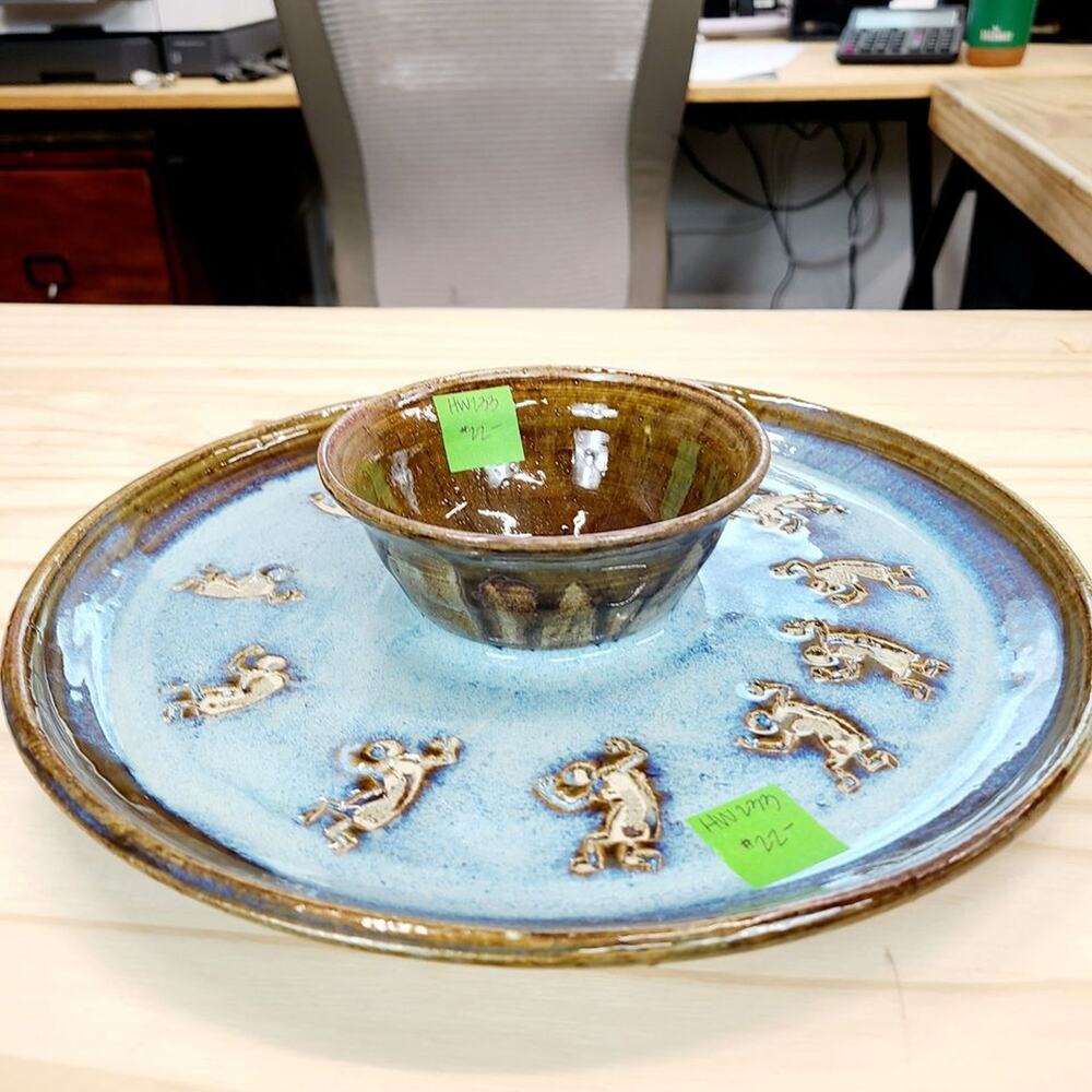 Glazed Pottery Kokopelli Chip & Dip Bowl 12"  EUC